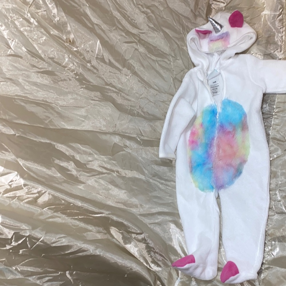 Nannette baby 3/6 month ADORABLE WARM FUZZY UNICORN COSTUME ONSIE HALLOWEEN CUTE